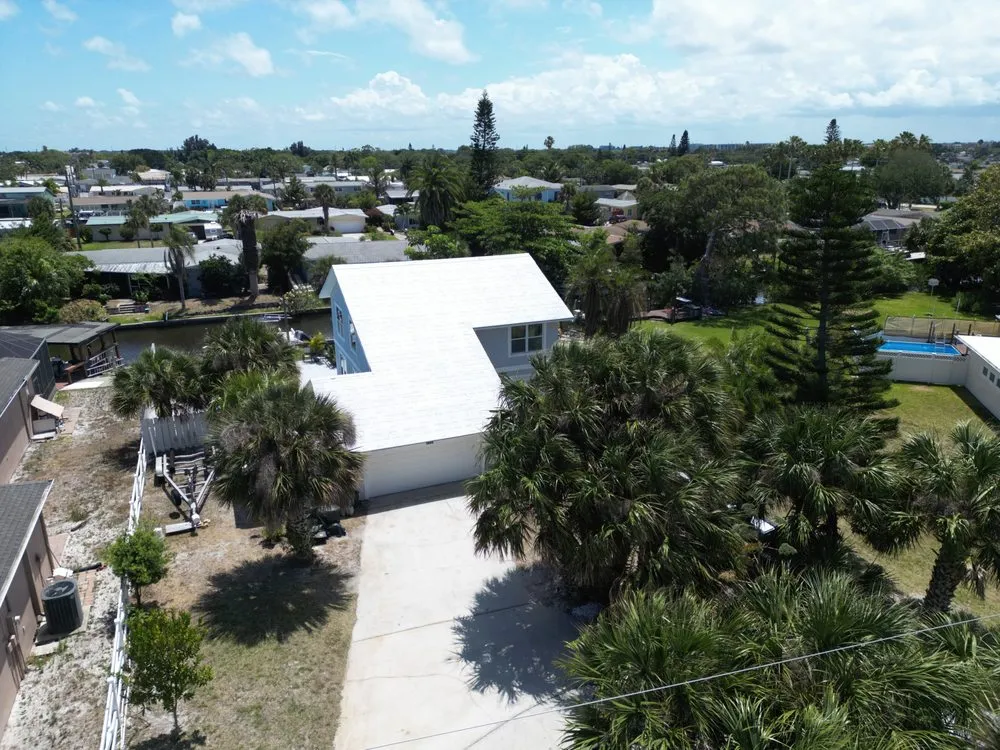 Slide of Local Roofing Experts