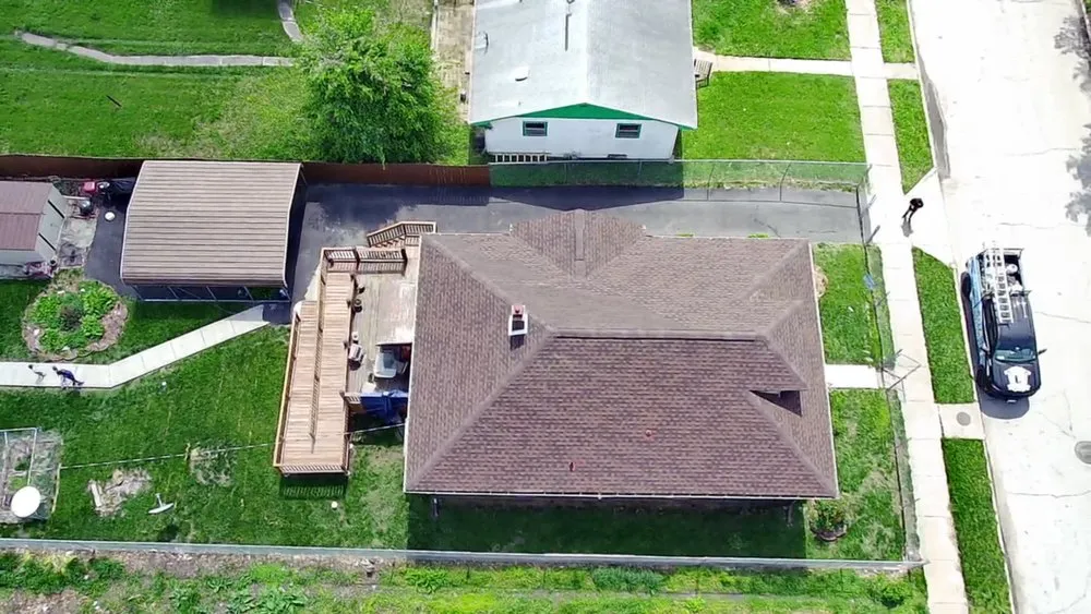 Slide of Loja Exteriors