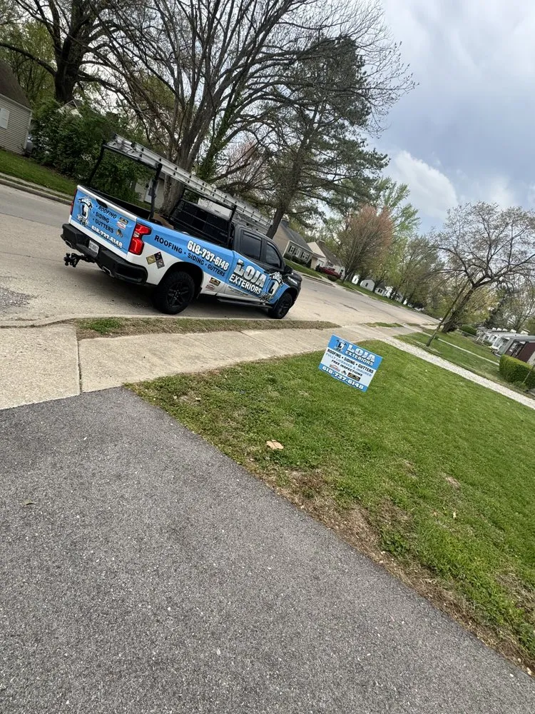 Slide of Loja Exteriors