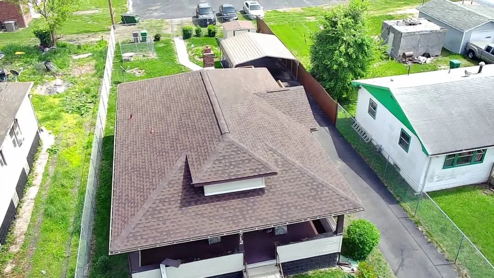 Slide of Loja Exteriors