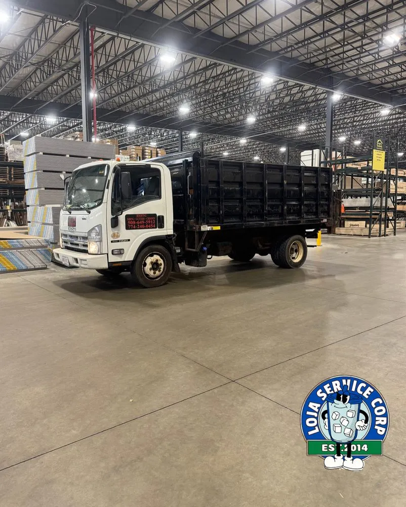 Slide of Loja Service