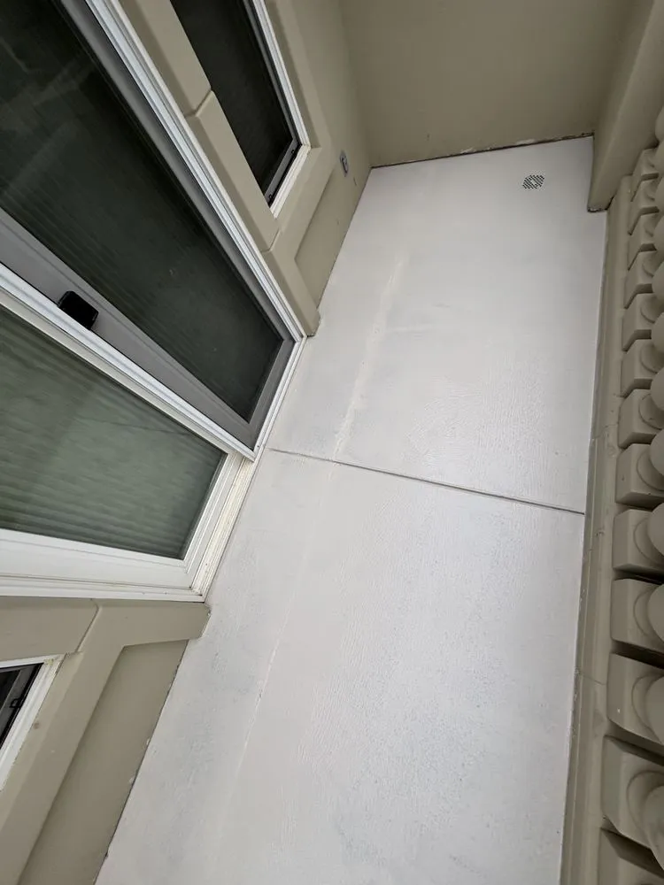 Slide of Loma Blanca Roofing