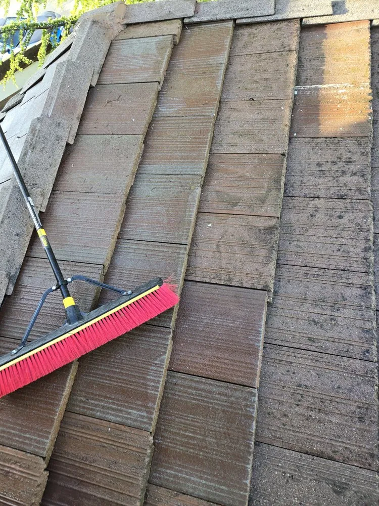 Slide of Lomeli Roofing