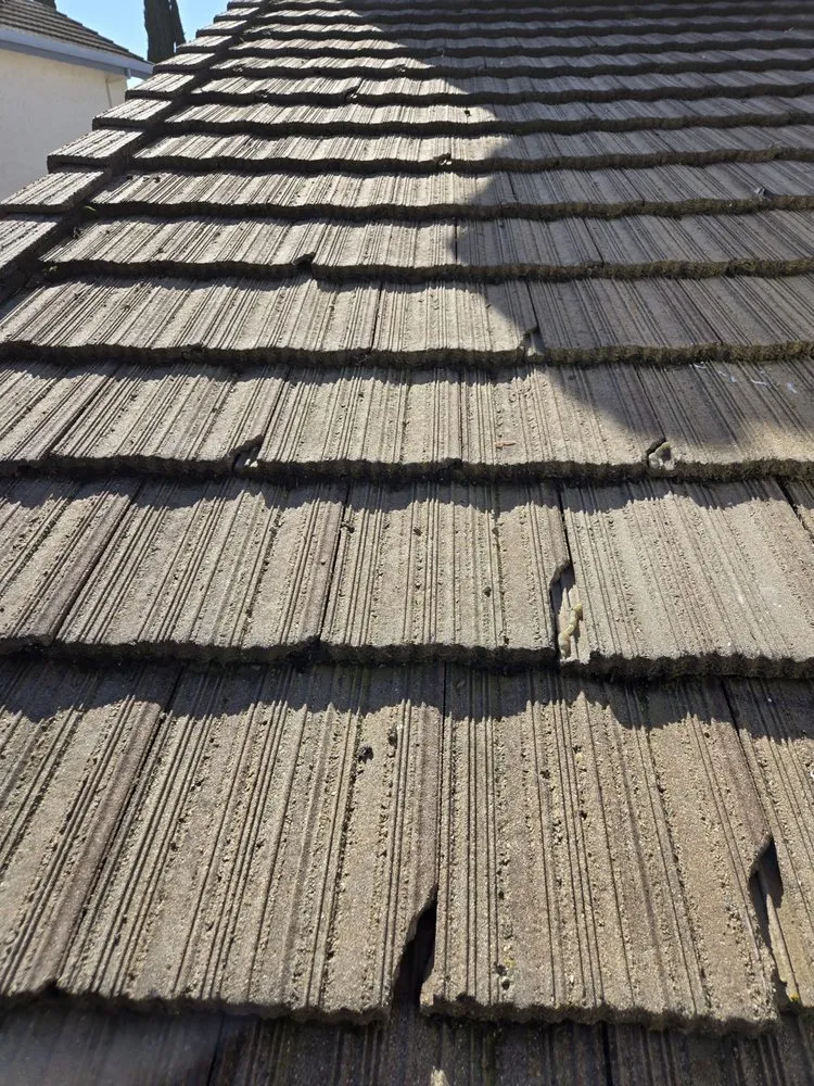 Slide of Lomeli Roofing