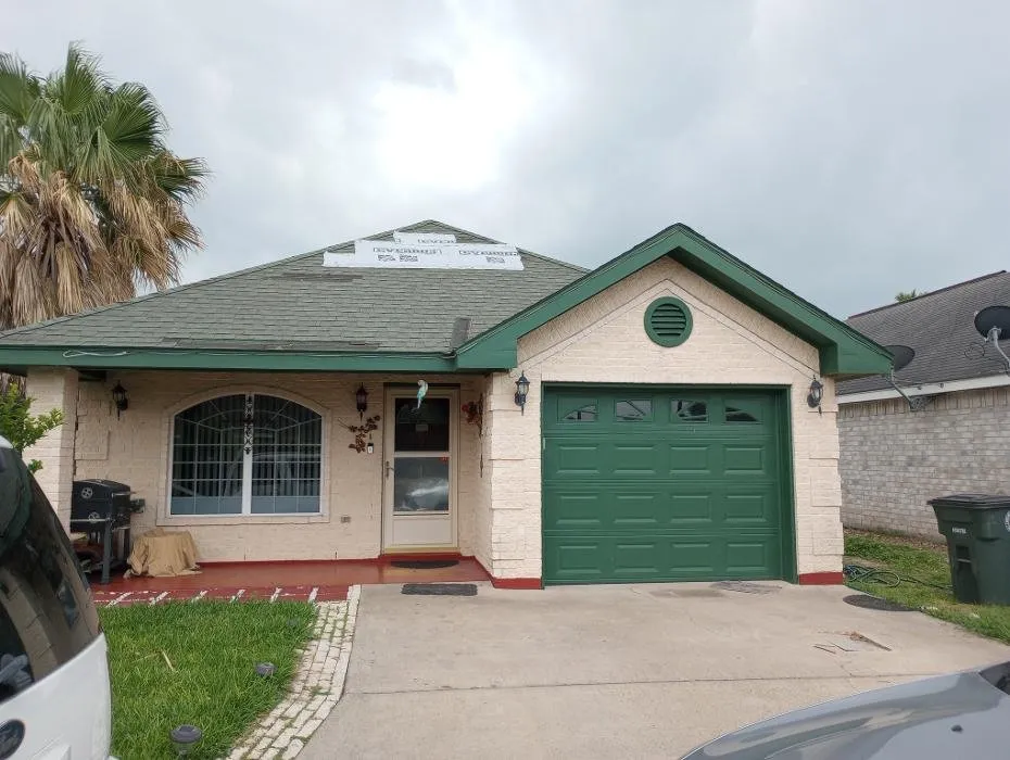 Slide of Lone Star Roofing N Solar