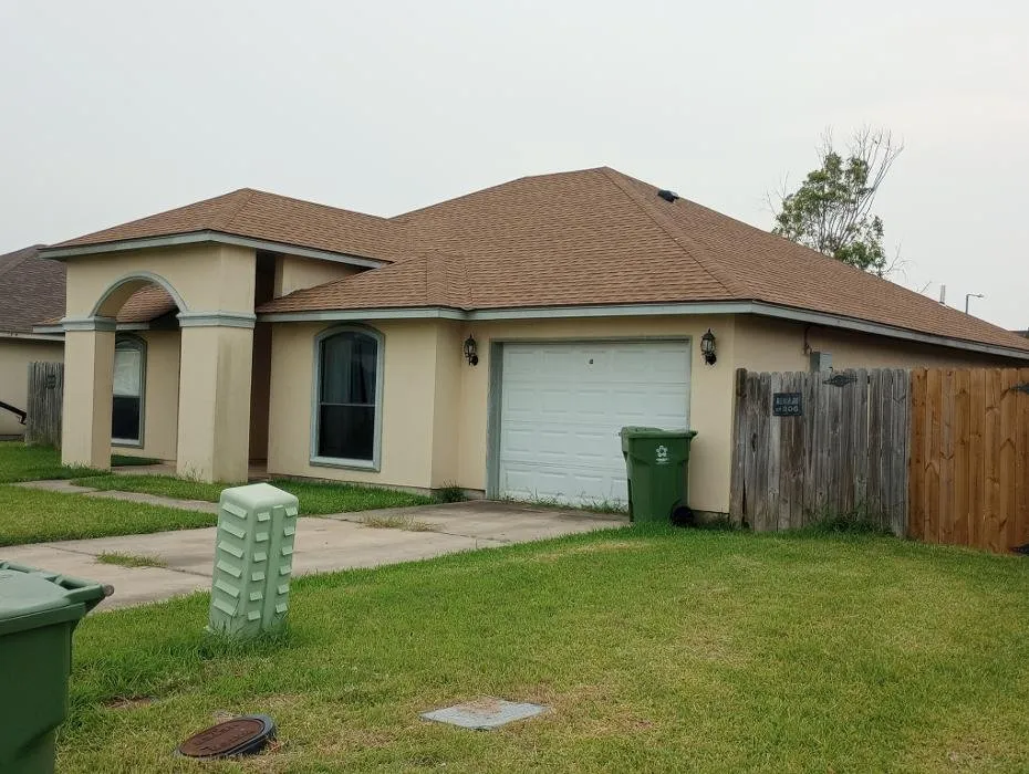 Slide of Lone Star Roofing N Solar