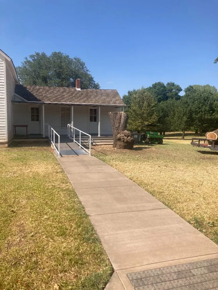 Slide of Lone Star Tree & Roofing Services