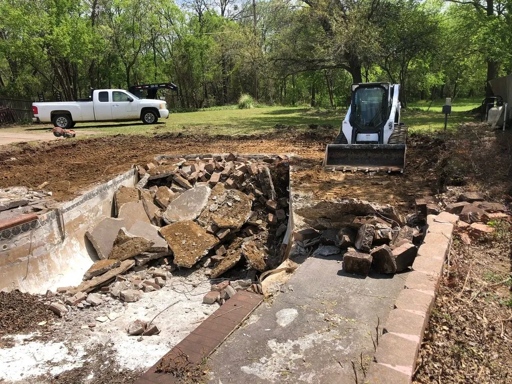 Slide of Lone Star Tree & Roofing Services
