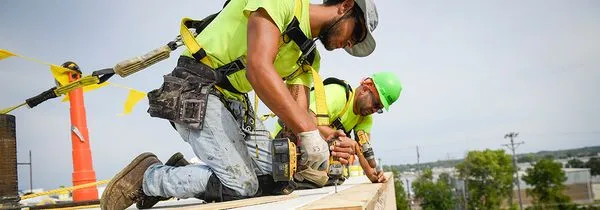 Lonestar Roofing and Construction Logo