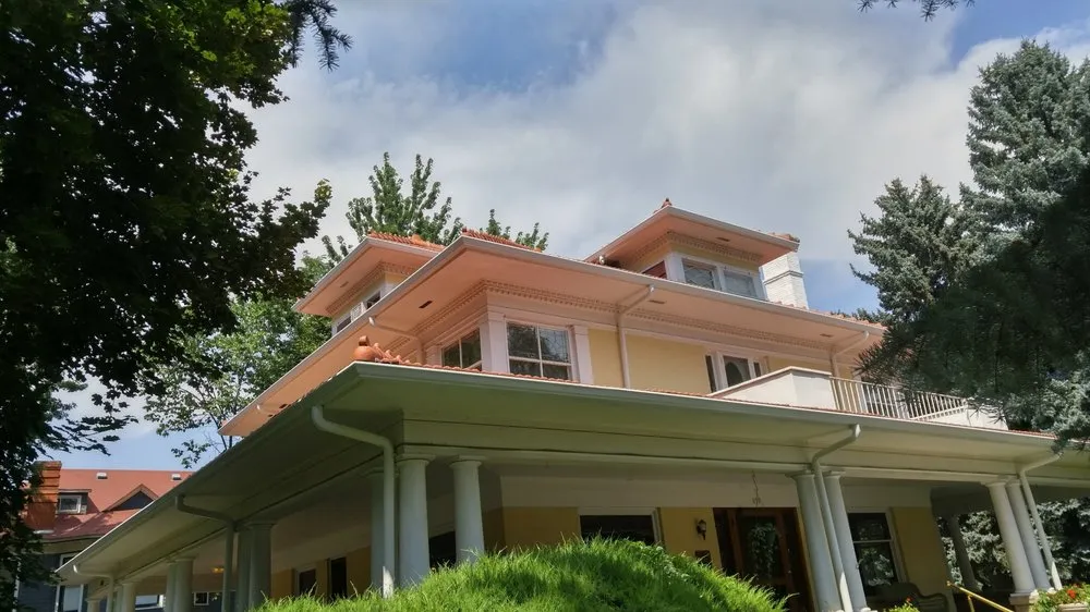 Slide of Longspeak Seamless Gutters and Exteriors