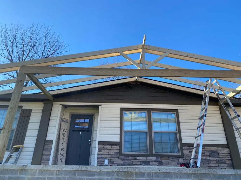 Professional roof leak repair in Bloomington Springs, TN by Lopez