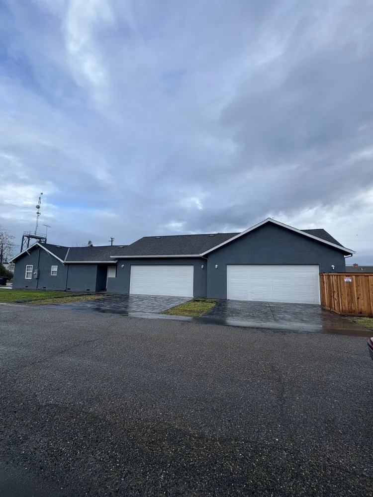 Slide of Lopez Roofing