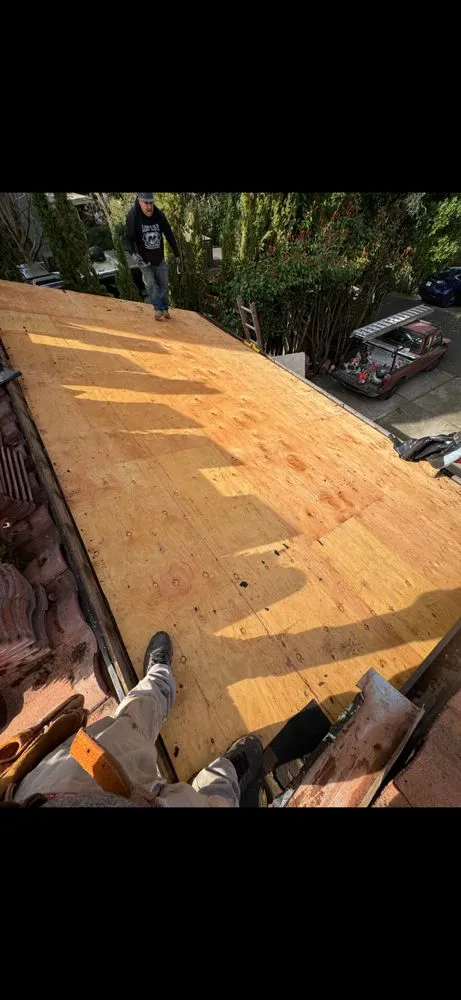 Slide of Lopez Roofing