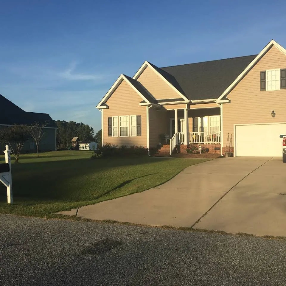 Slide of Lopez Strong Roofing