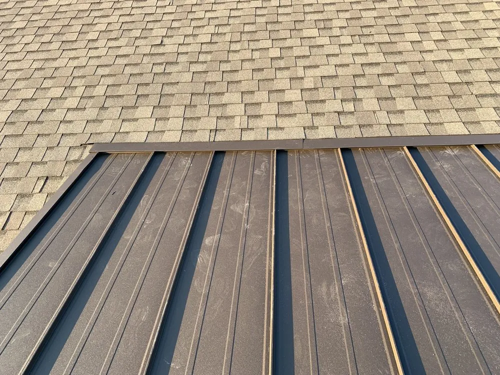 Slide of Los Gavilanes Roofing