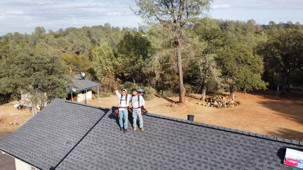 Slide of Los Reyes Roofing