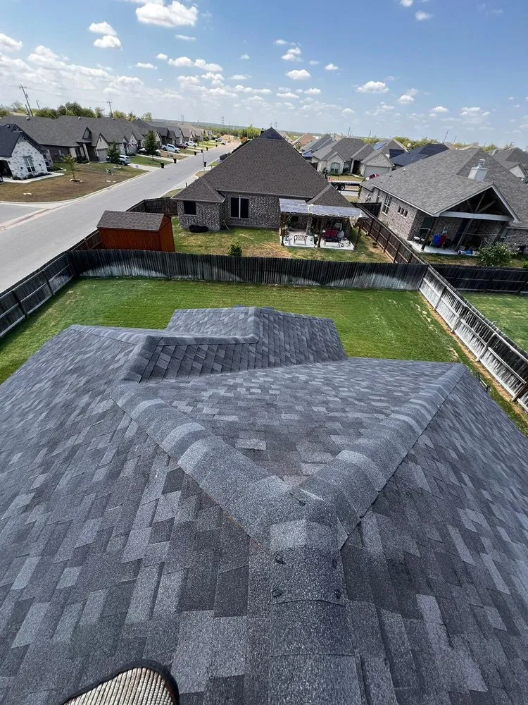 Slide of Los Speedy Rooferos