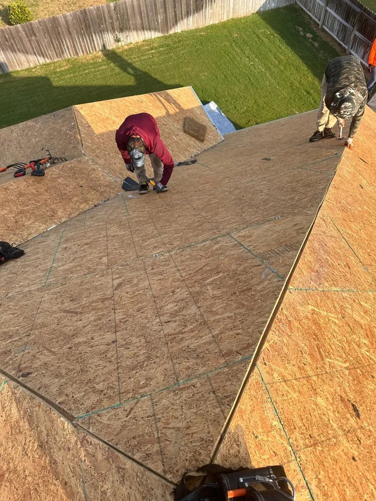 Slide of Los Speedy Rooferos