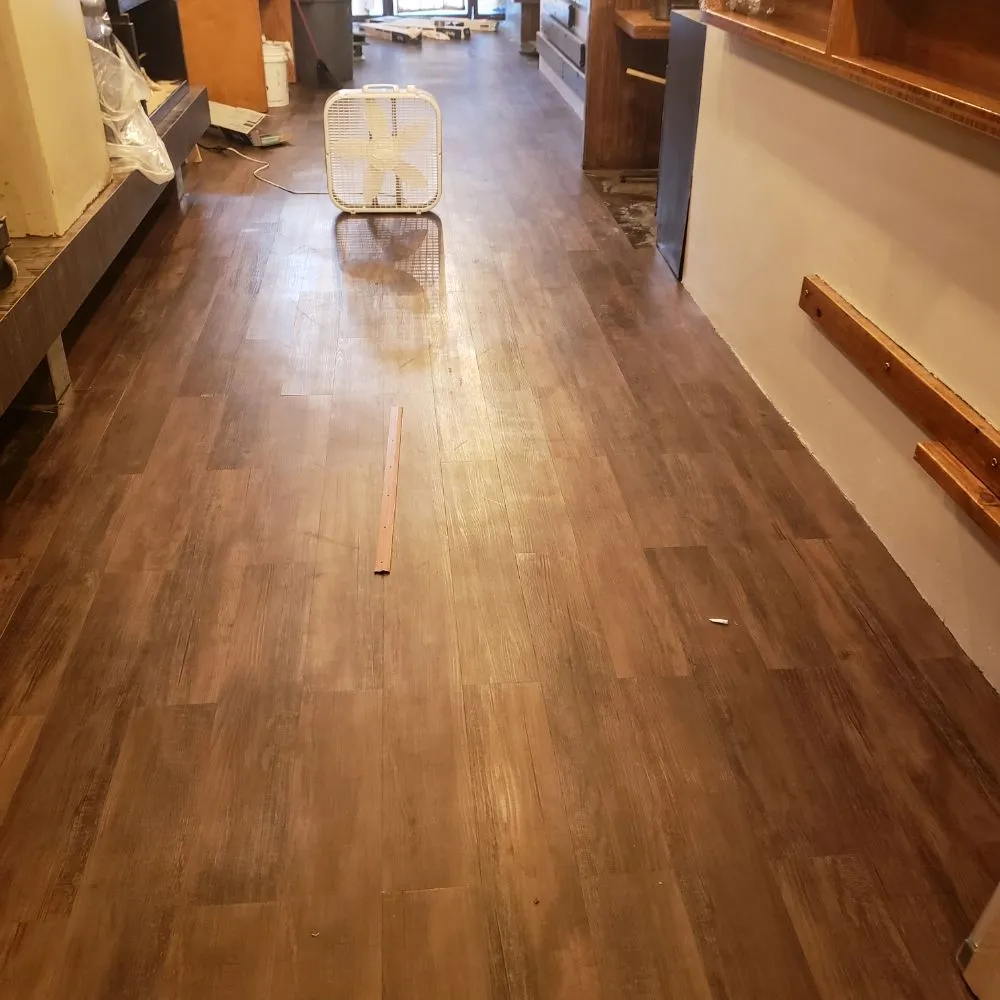 Slide of Los Tres Chicos