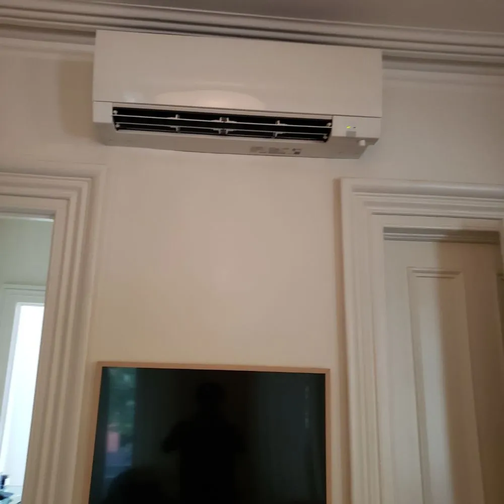 Slide of Los Tres Chicos