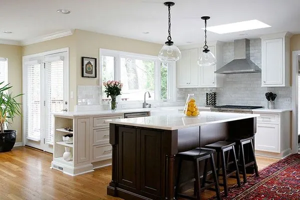 Loureiro Construction Logo