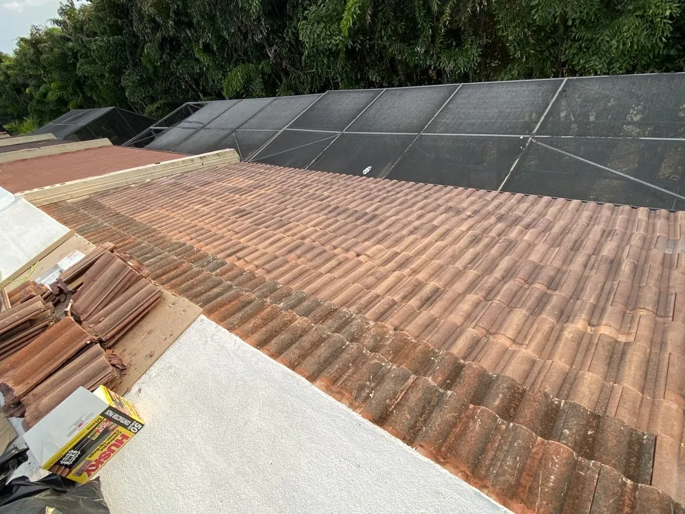 Slide of López López Construcción