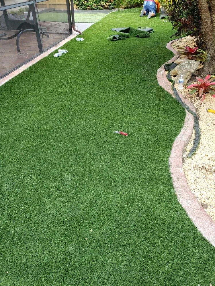 Slide of López López Construcción