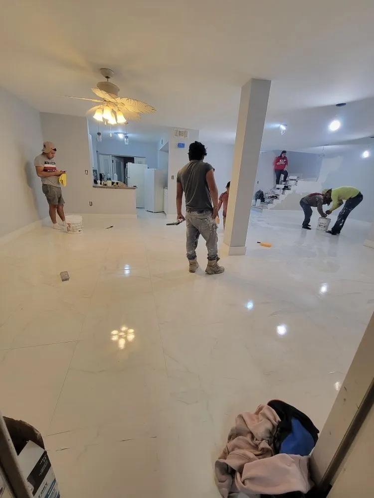 Slide of López López Construcción