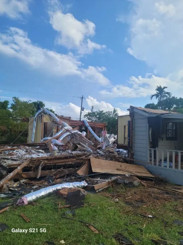 Slide of López López Construcción