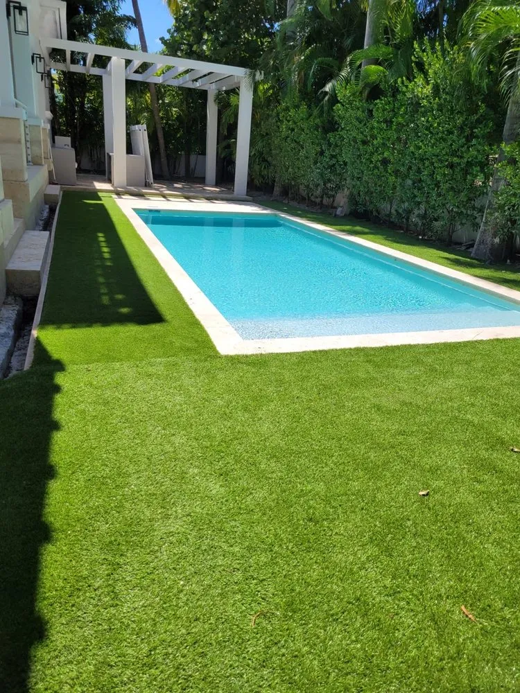 Slide of López López Construcción