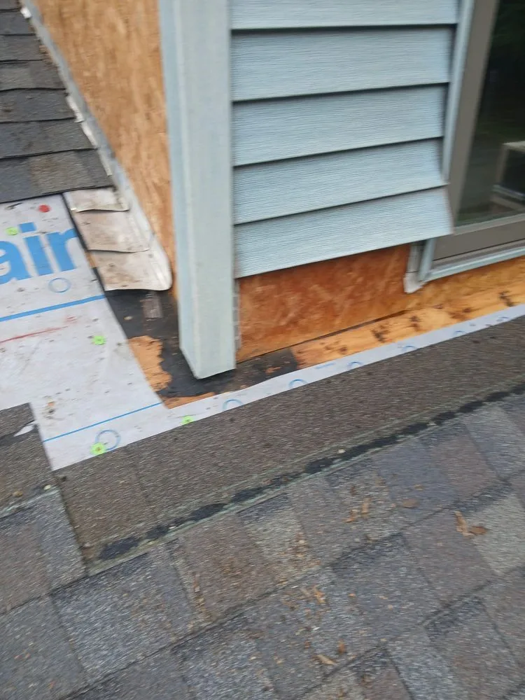 Slide of López Roofing Contractors