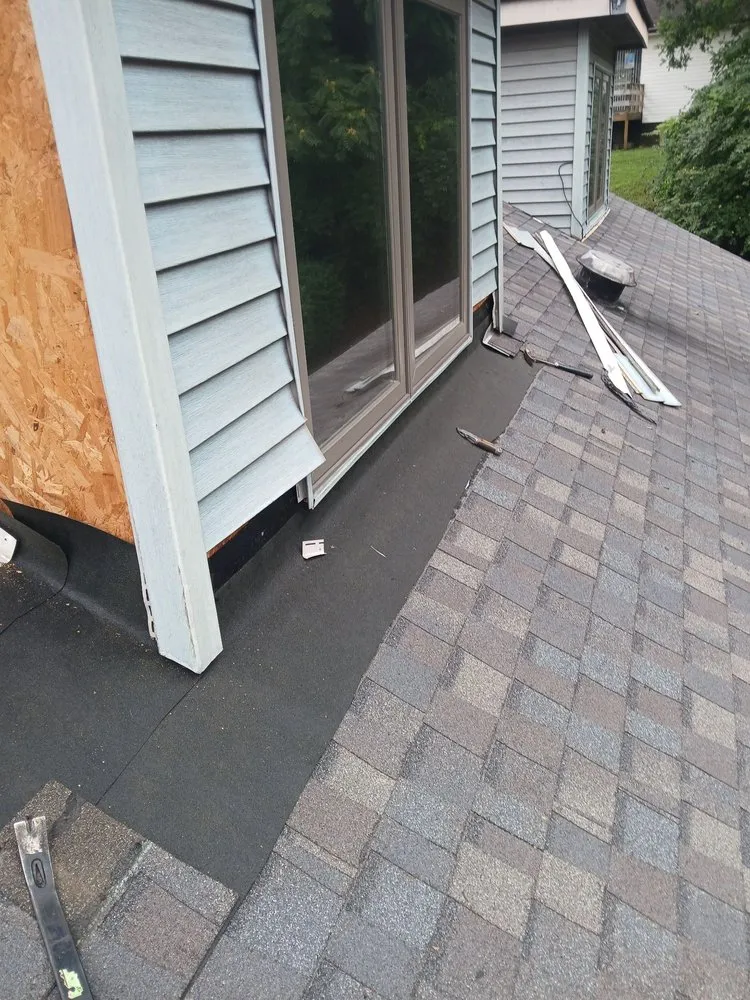 Slide of López Roofing Contractors