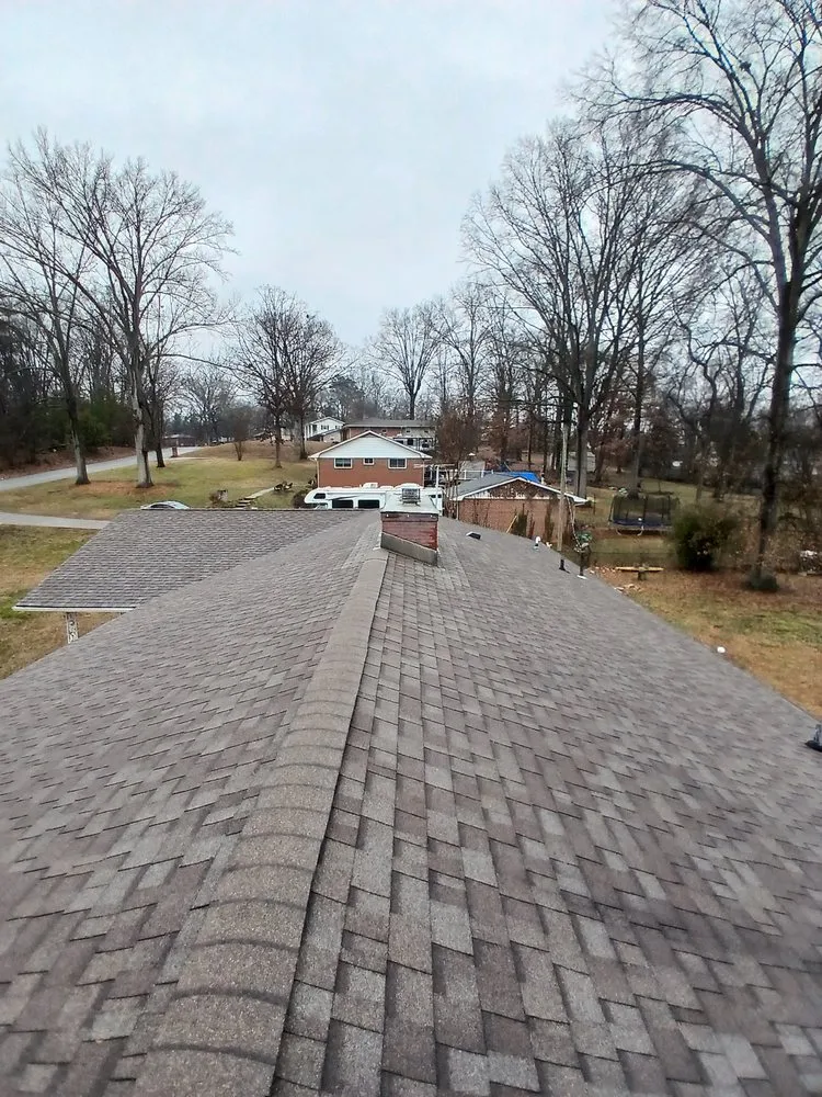 Slide of López Roofing Contractors