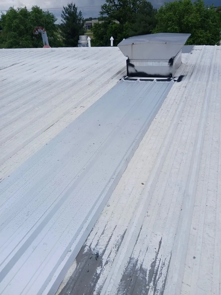 Slide of López Roofing Contractors