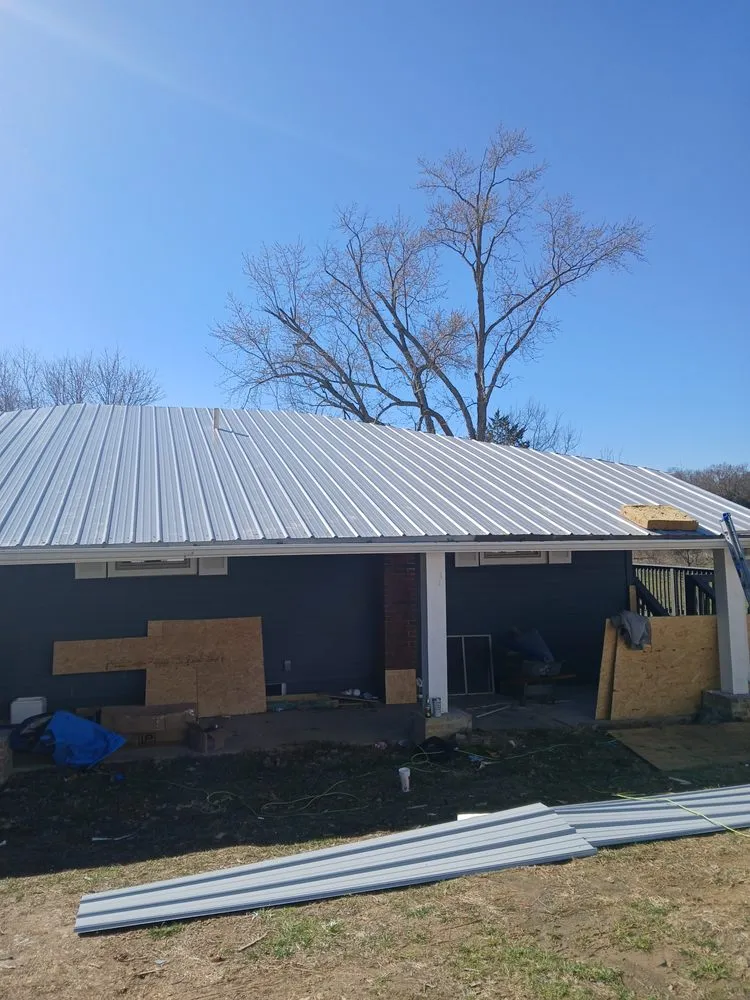 Slide of López Roofing Contractors