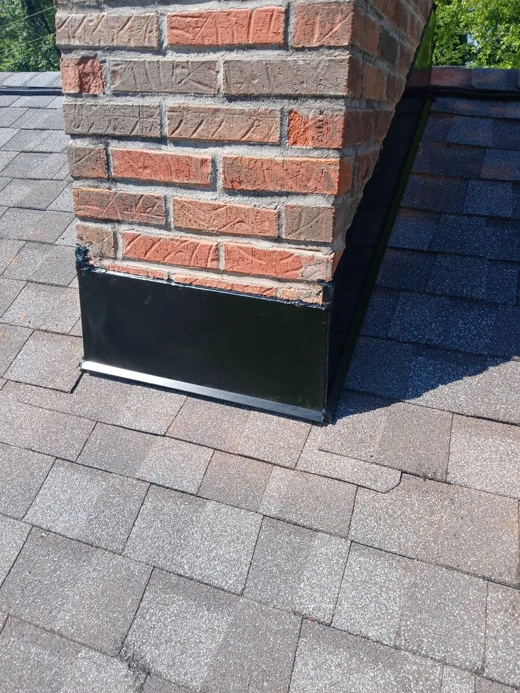 Slide of López Roofing Contractors