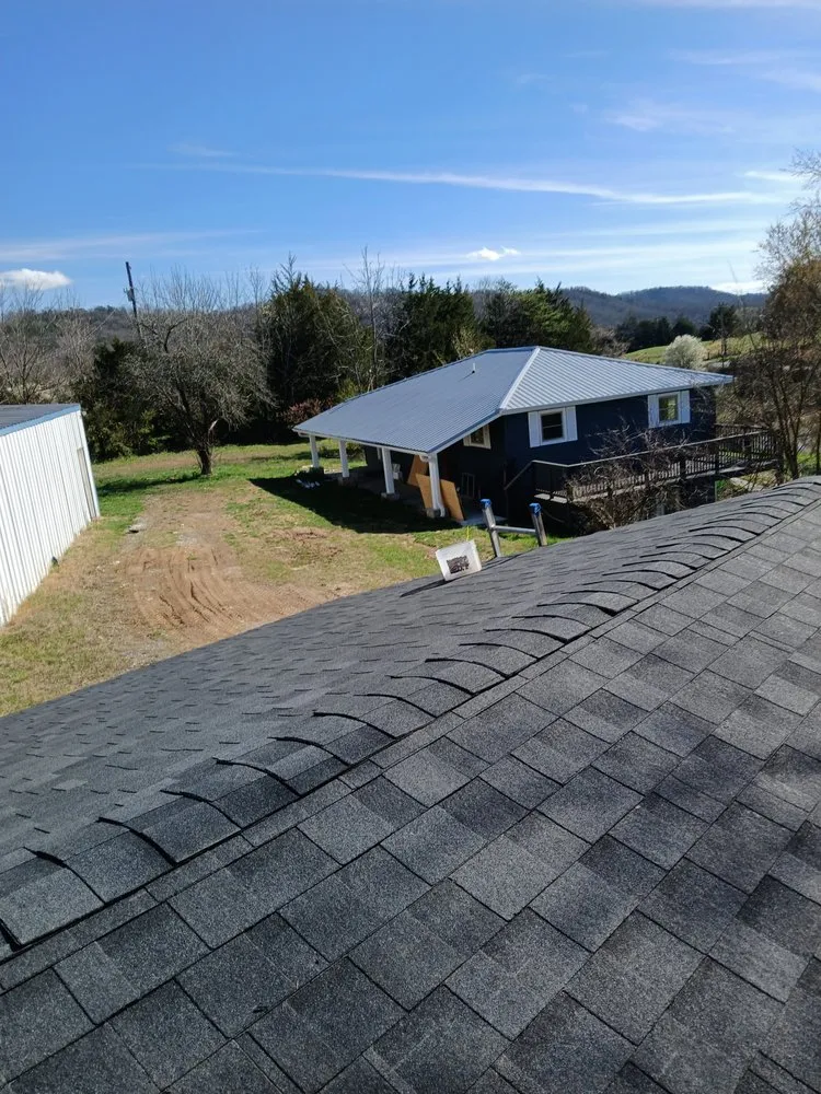 Slide of López Roofing Contractors