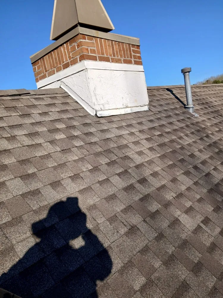 Slide of López Roofing Contractors