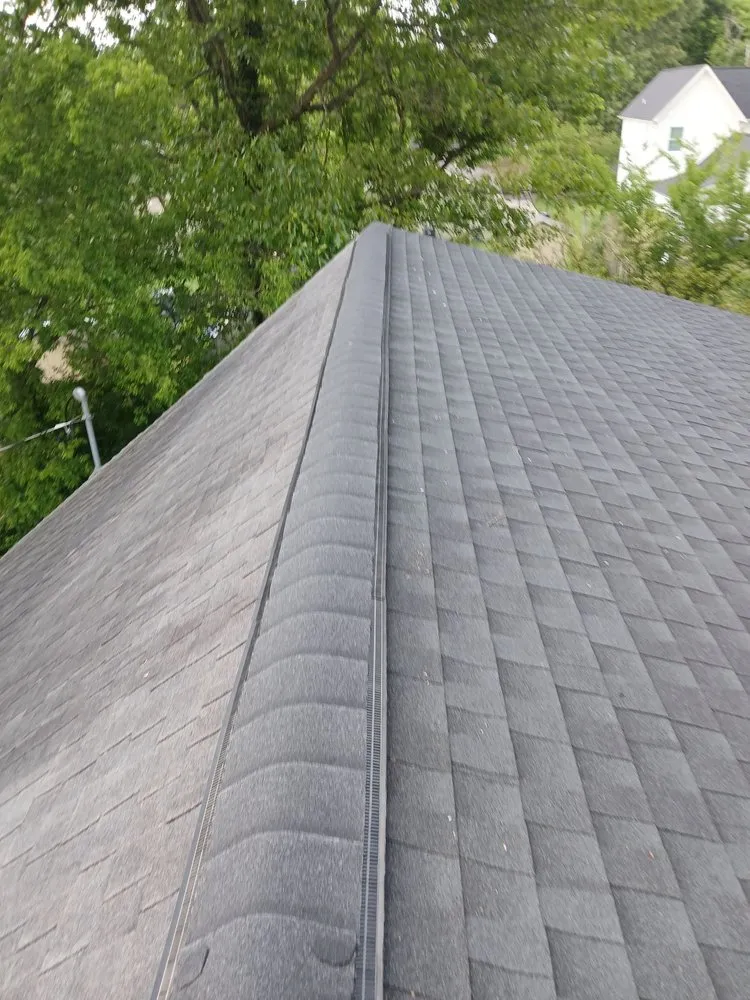 Slide of López Roofing Contractors