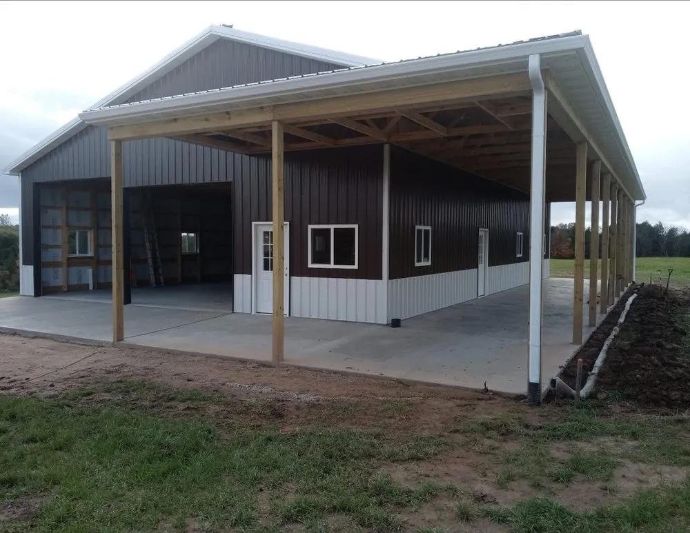 Emergency shingle roofing service experts serving Chippewa Lake, MI - L&R Construction