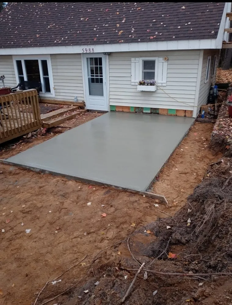 Professional flat roof repair experts serving Chippewa Lake, MI - L&R Construction
