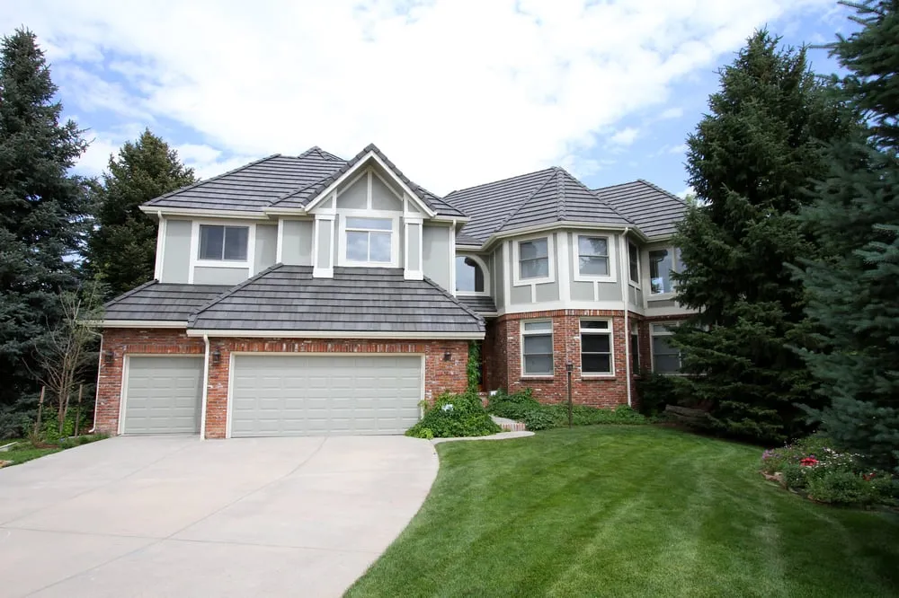 Slide of LR Contracting