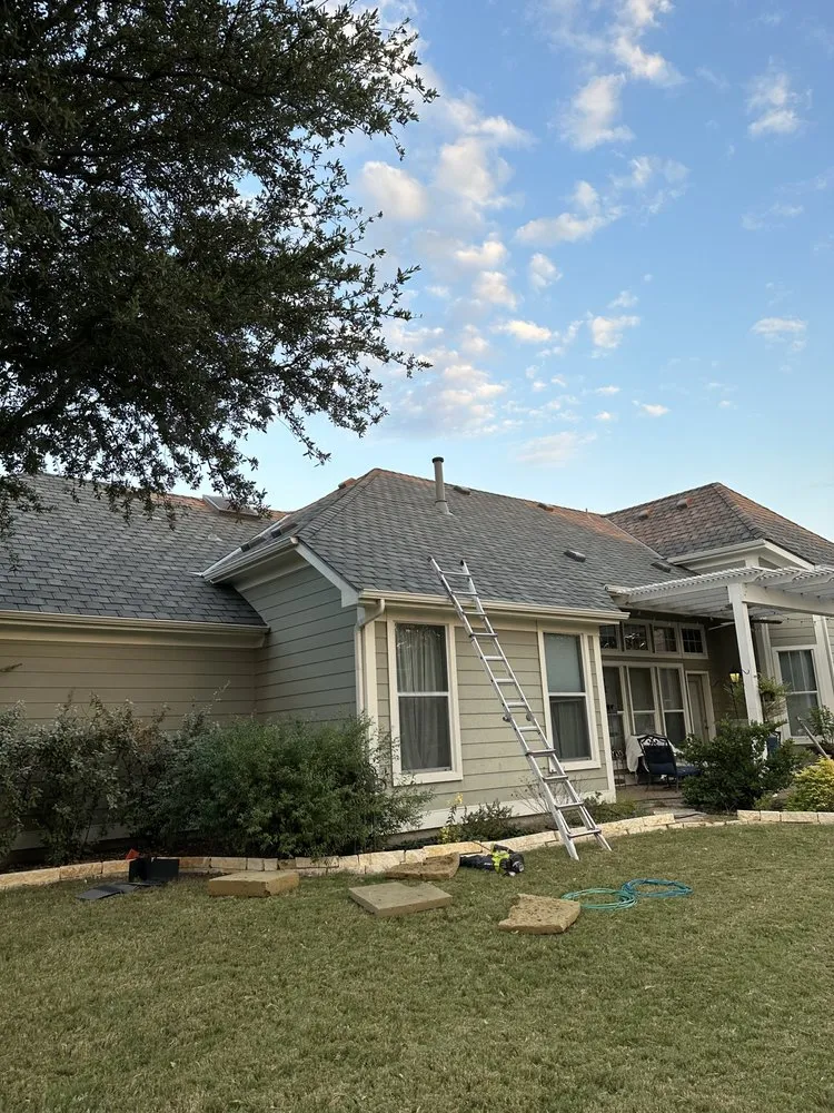 Slide of L&R Medina’s Roofing