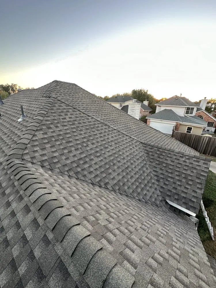 Slide of L&R Medina’s Roofing