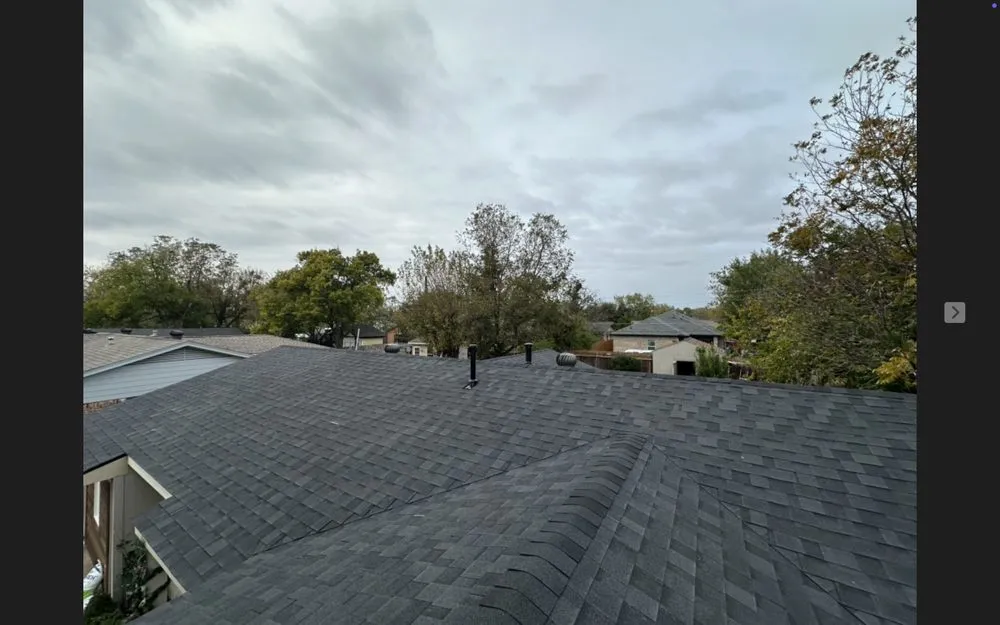 Slide of L&R Medina’s Roofing