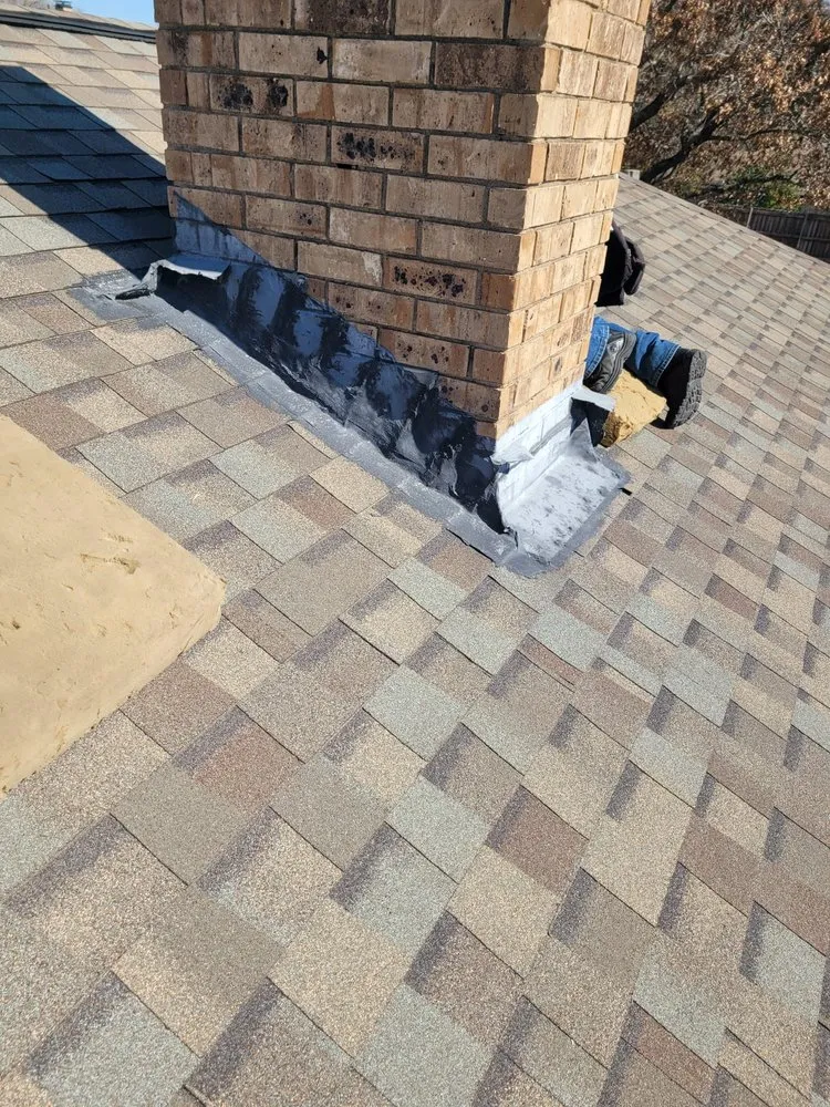 Slide of L&R Medina’s Roofing