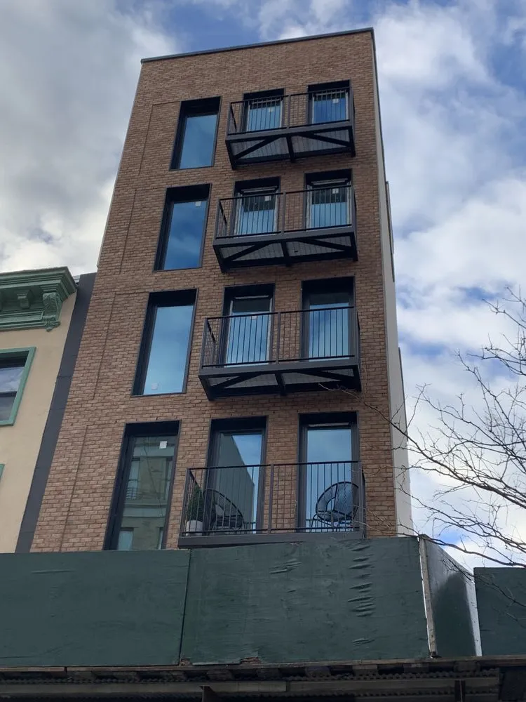 Slide of Luan Builders