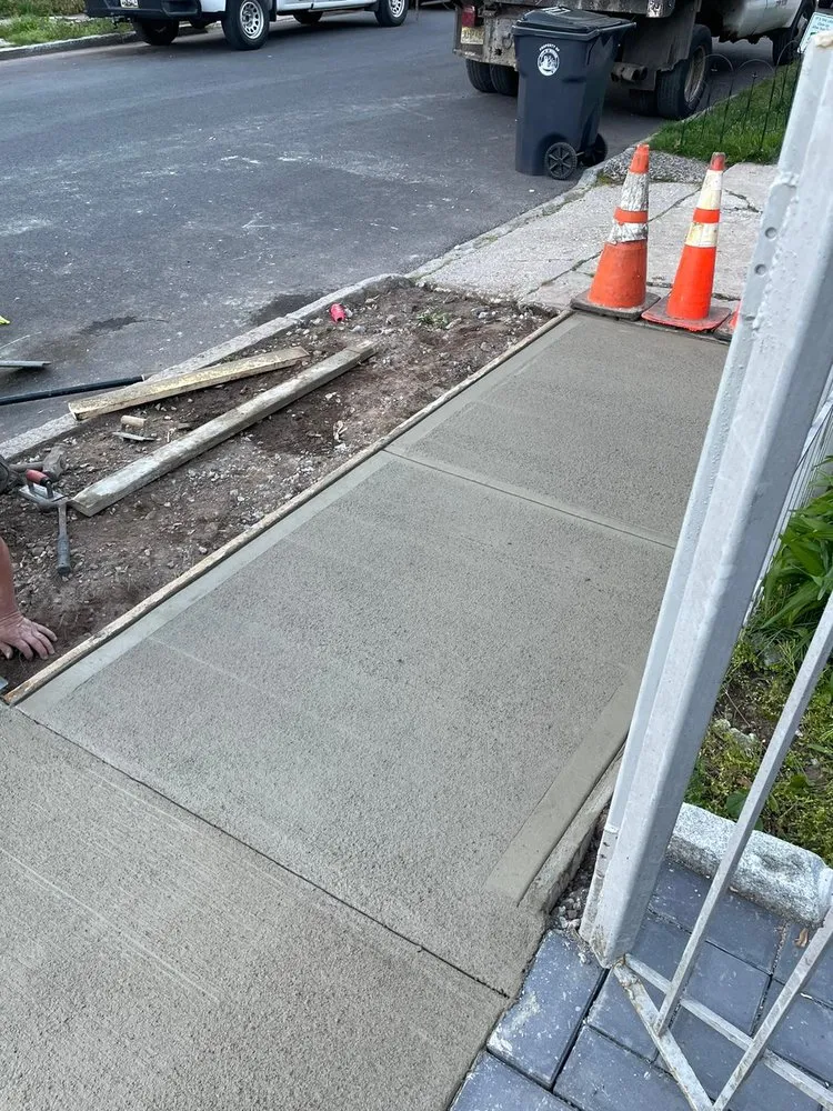 Slide of Luan General Contractor