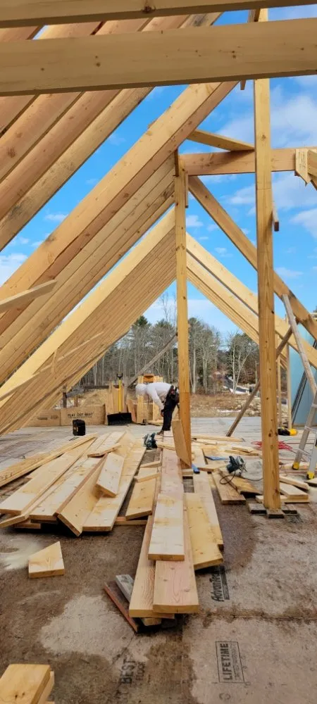 Slide of Lucas Medeiros Construction