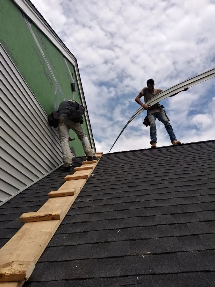 Slide of Lucas Medeiros Construction